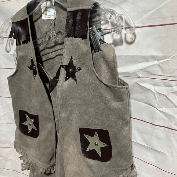 Child’s Gray Cowboy Costume with Vest, Chaps, and Holsters Size Med 7 - 10 Years - Picture 4 of 13